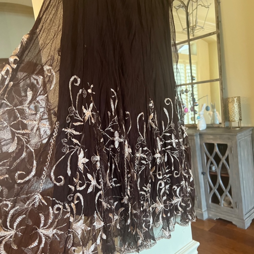 Skirt - Picture 2 of 3